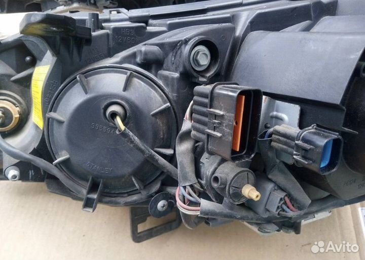 Фары на mitsubishi lancer 10