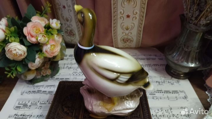 Статуэтка фарфор Утка