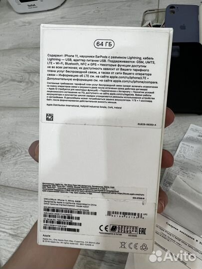 iPhone 11, 64 ГБ