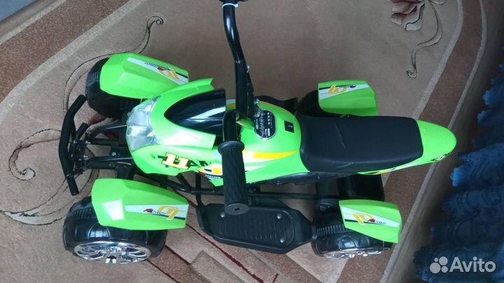 Детский квадроцикл на аккумуляторе б/у, как новый