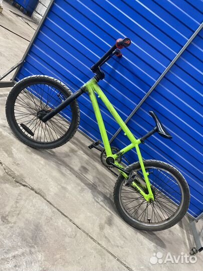 Трюковой велосипед BMX