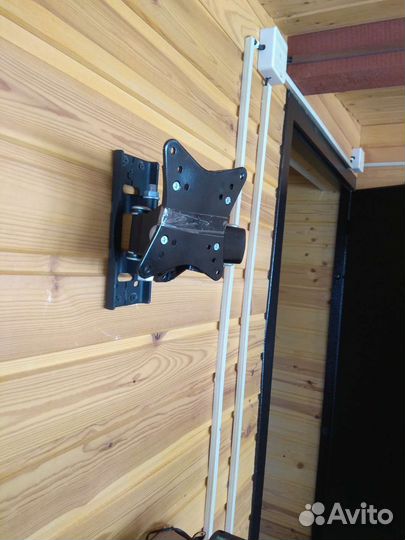 Настенный кронштейн для телевизора