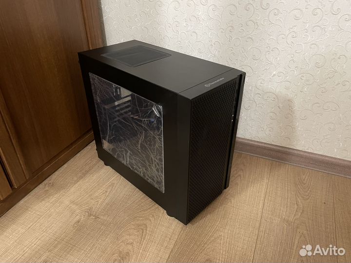 Корпус Thermaltake Versa H18 Window черный