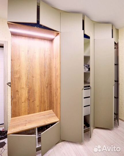 Шкаф распашной