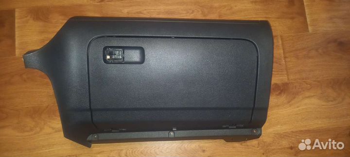 Бардачок vw jetta 5