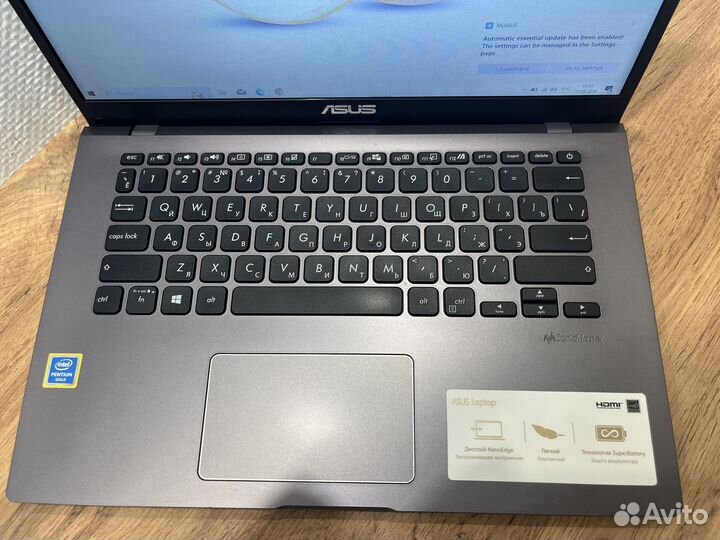 Ноутбук Asus с тонкими рамками