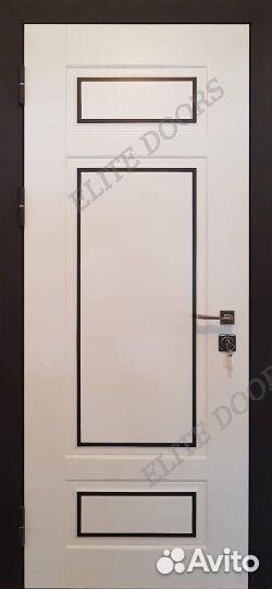 Металлическая входная дверь с боковым стеклом