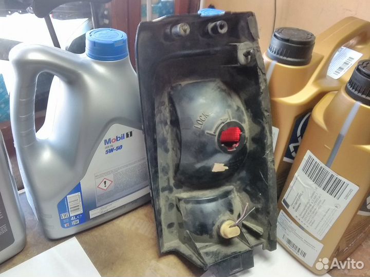 Крайслер вояджер 1992-оптика фонарь левый