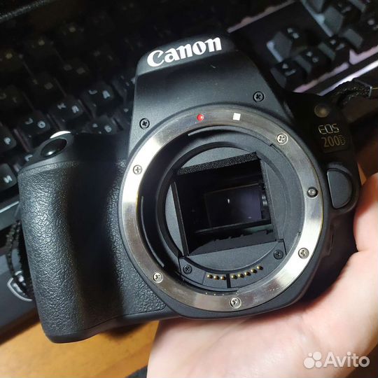 Фотоаппарат Сanon 200D + Объектив EF-S 10-22mm