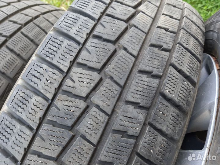 Dunlop Winter Maxx 215/65 R16