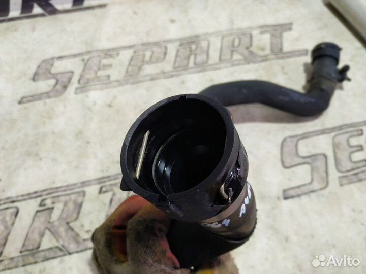 Патрубок радиатора Audi A4 B8 2.0 cdnc 2009