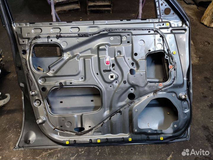 Тверь передняя левая lexus LX470