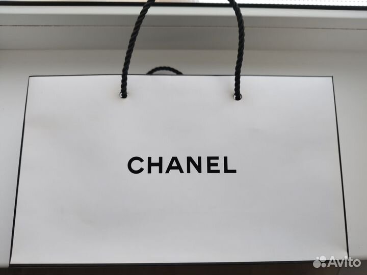 Пакет и коробка Chanel