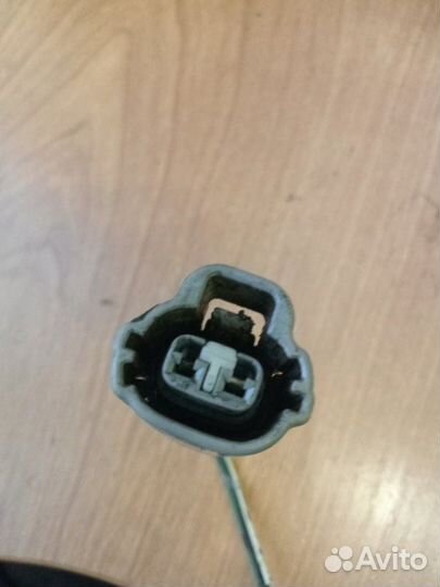 Разъем на повторитель поворота в крыле Toyota