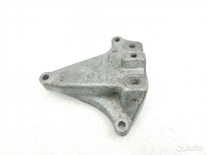 Кронштейн АКПП Skoda Octavia A5 1.8 cdab 2011