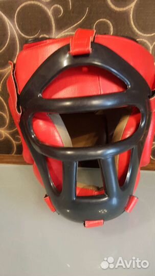 Шлем и перчатки для таэквондо
