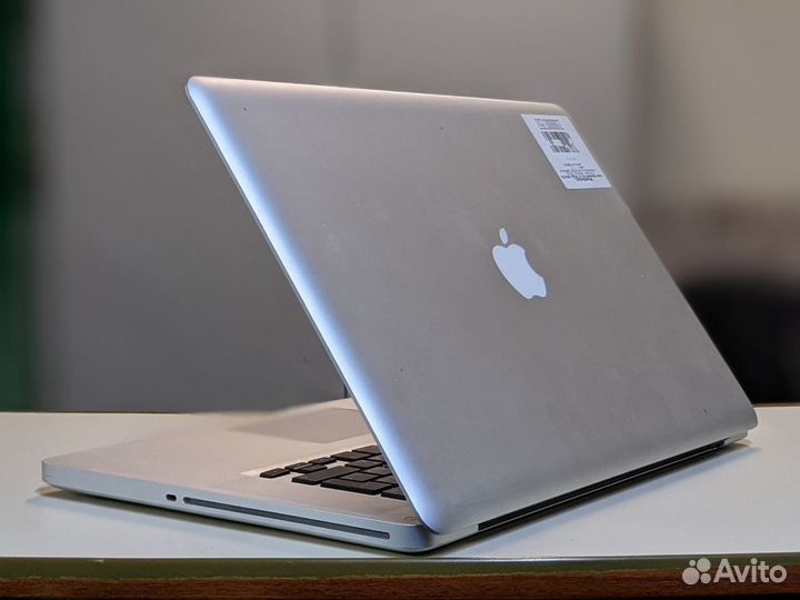 MacBook Pro 15 i7 8RAM SSD