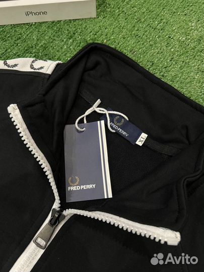 Зипка Fred Perry