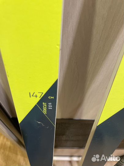 Лыжные ботинки, лыжи для начальной школы