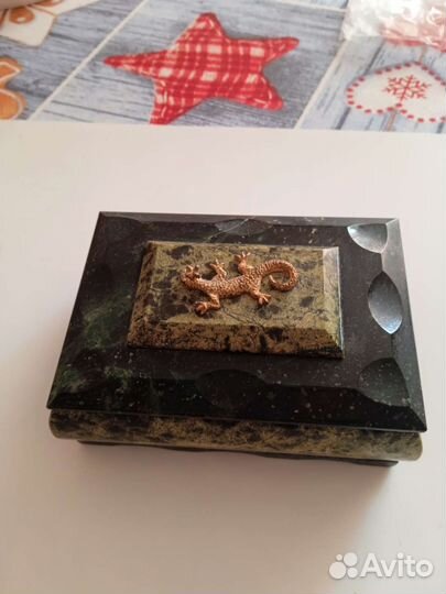 Малахитовая шкатулка