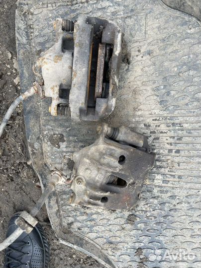 Volkswagen transporter t4 передние суппорта