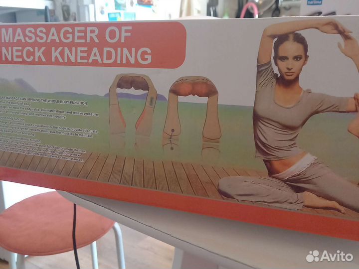 Массажёр для шеи новый