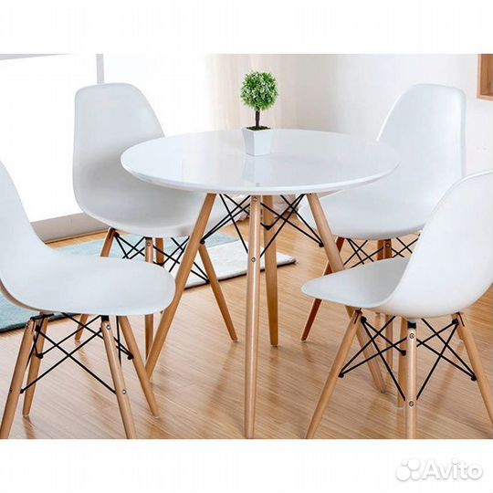Комплект стульев Eames.Новые 4 шт