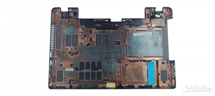 Нижняя крышка корпуса (