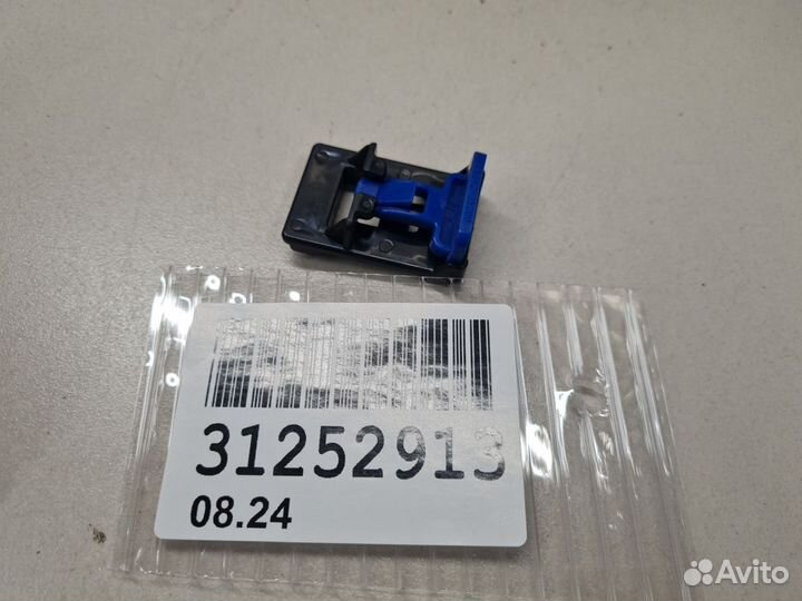 Кронштейн крепления спойлера переднего бампера Toyota Land Cruiser 200 2008