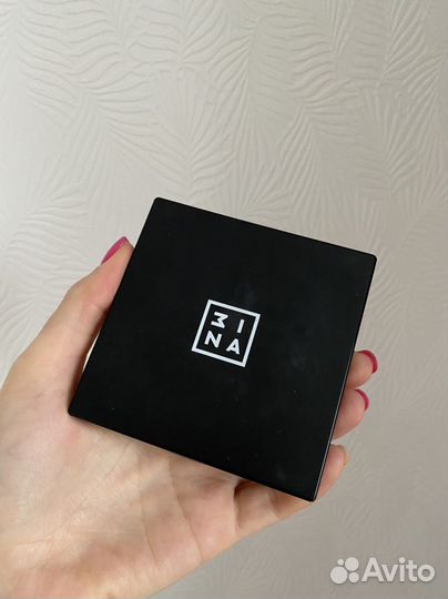 Палетка Zina (пудра, 2 бронзера, хайлайтер)