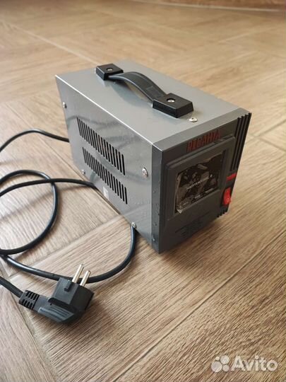 Стабилизатор напряжения 220В Ресанта 1квт