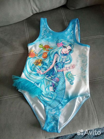 Купальник слитный новый