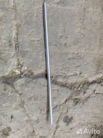 Молдинг стекла правой перед двери Audi Q3