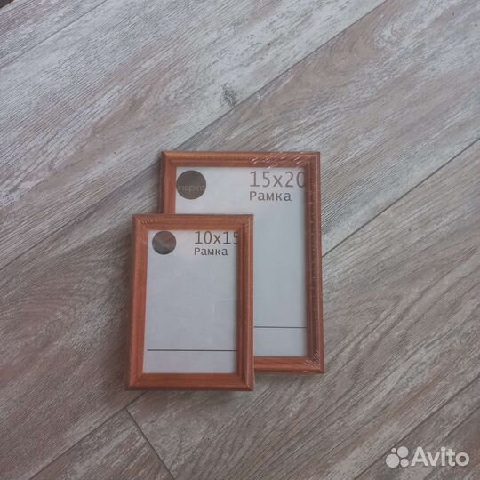 Новая деревянная рамка для фото постера