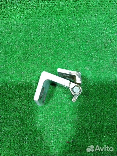 Петля двери X5 E53 (00-07) зад R верх б/у (арт. 41528269840)