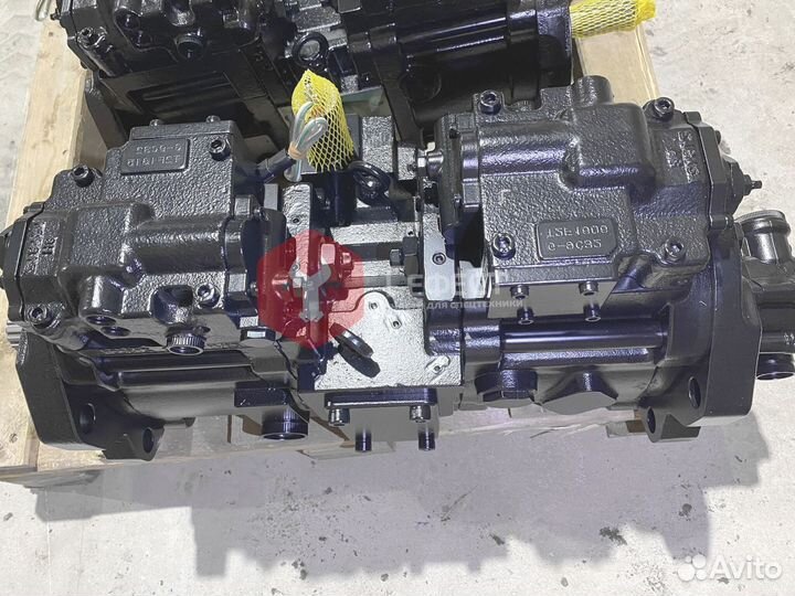 Гидравлический насос JCB JS200