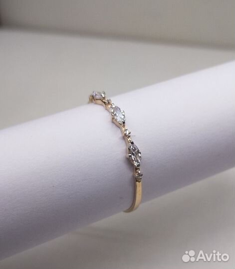 Золотое кольцо с фианитами