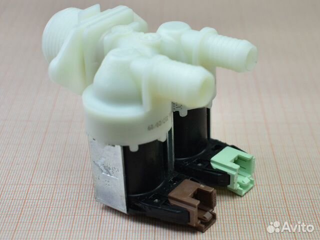 Клапан 2/180 на защелке Electrolux Zanussi AEG