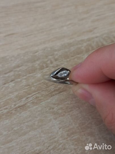 Серебряное кольцо с топазом