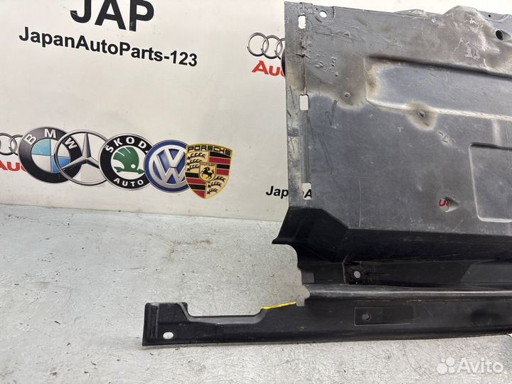 Защита антигравийная правая Audi Q5 8R 2 2011