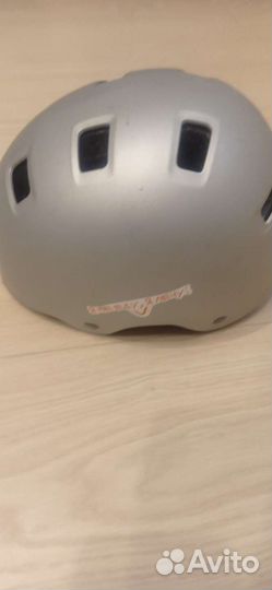 Шлем для роликов