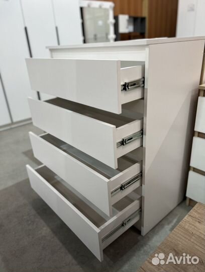 Комод белый