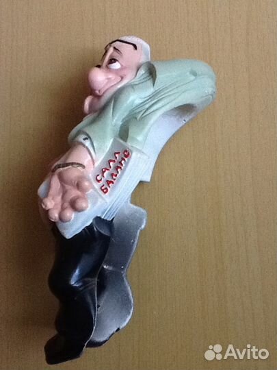 Фигурка на бутылку