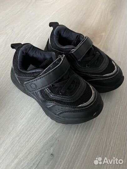 Кроссовки детские