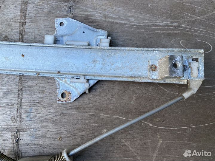 Стеклоподъемник задний правый Pajero 2