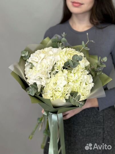 Букет цветов из 3 гортензий с доставкой