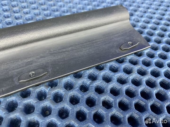 Уплотнитель резинка капота Audi Q7 4L 2005-2015