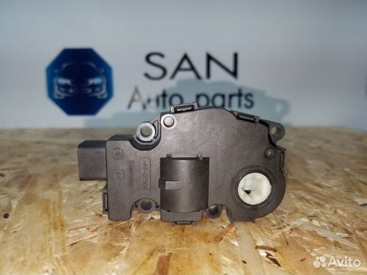 Моторчик заслонки печки Bmw 3 F30 N20B20 2012