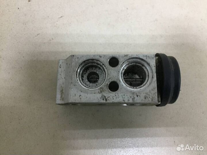 Б/У Клапан кондиционера 976264L000 Hyundai-KIA