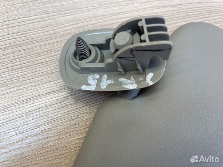 Козырек солнцезащитный левый LADA X-Ray